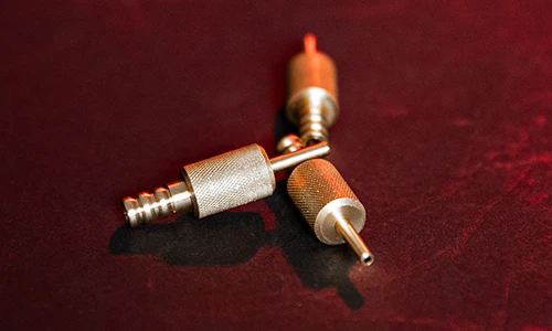 Gerändelte CNC-Drehteile aus Messing